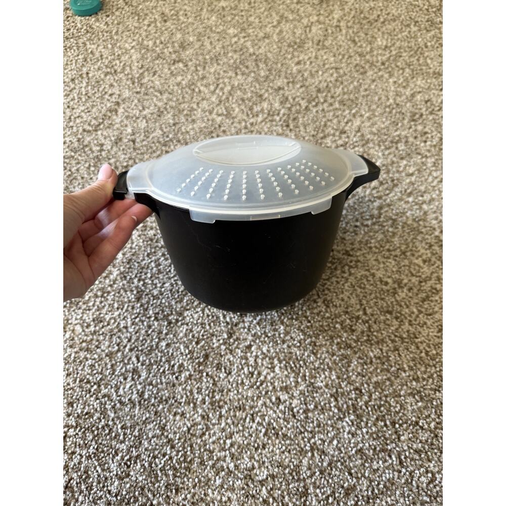 Pampered Chef Micro Cooker Microwave Steamer Locking Straining Lid 8 Cup 2 Quart